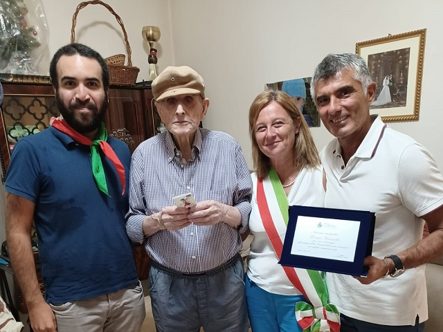 La Sindaca festeggia i 103 anni del partigiano Luigi Ginnetti
