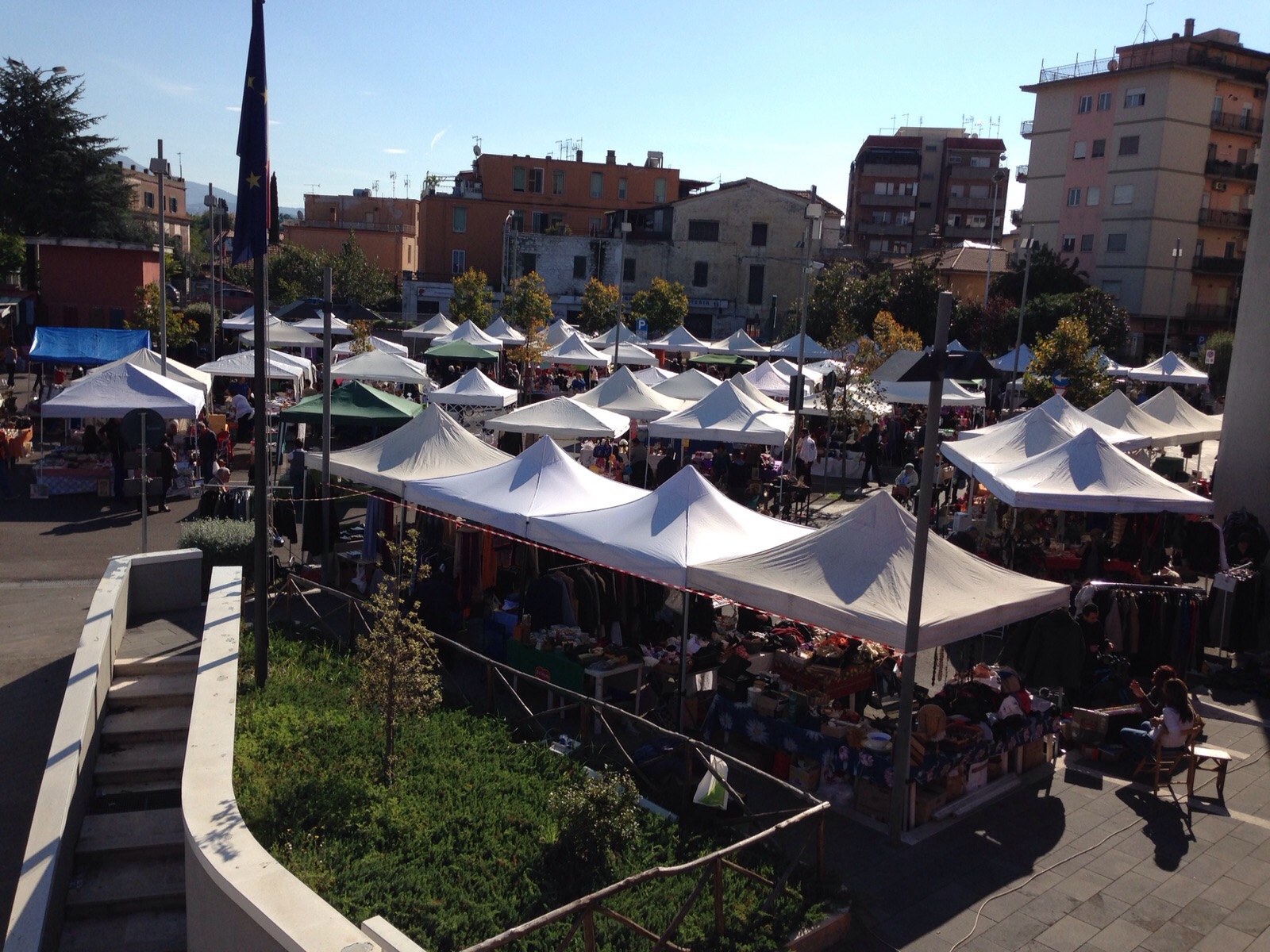 Domenica 3 Dicembre 2017, Mercatino dell'Antiquariato o Quasi
